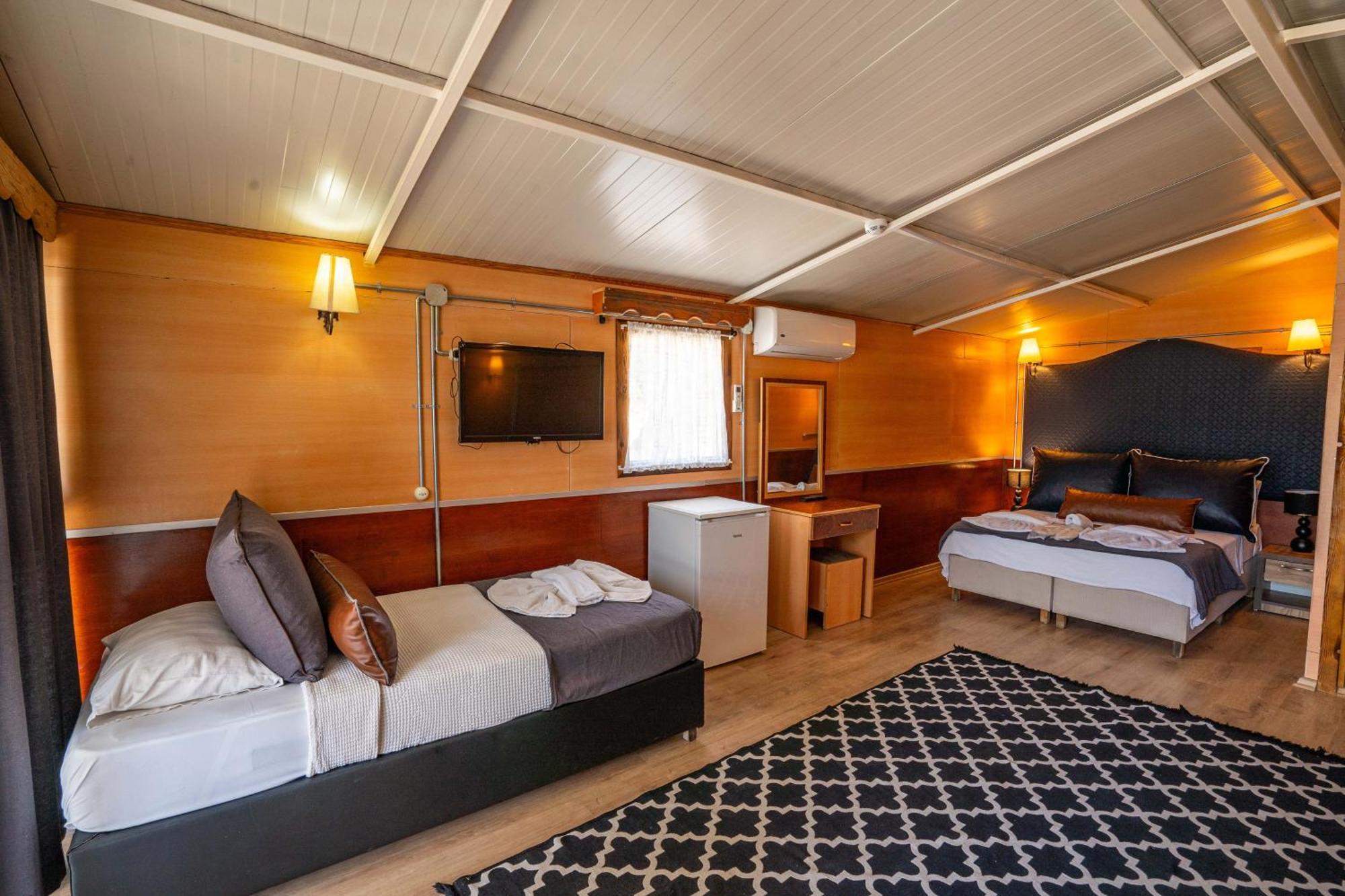 Willa Simlarda Country Club Ayvalı Zewnętrze zdjęcie